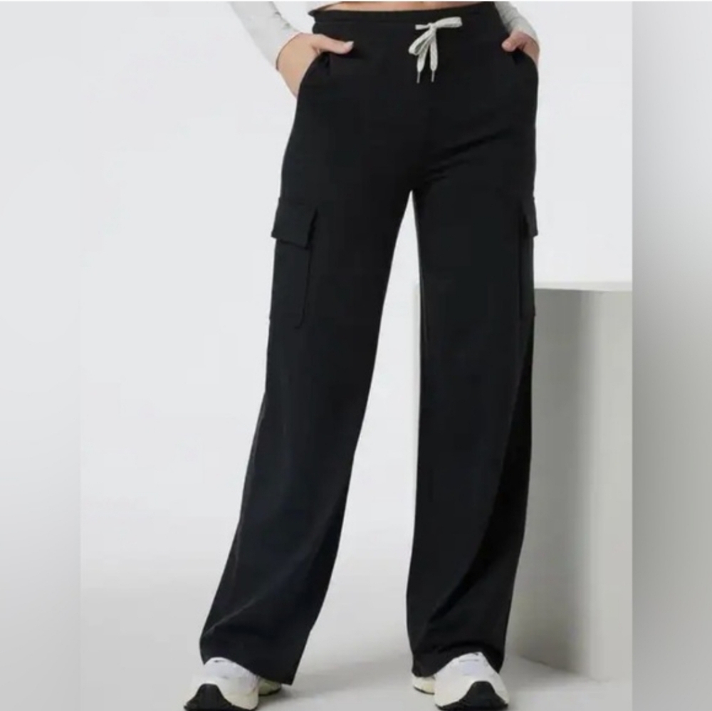 NWT Vuori Halo Essential Cargo Wideleg Pants, Black Heather, XS